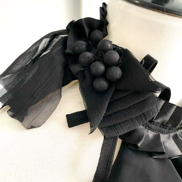 Bisou Bisou Ivory Black Ruffle Halter Top with Smocked Back Size Large - Picture 5 of 6